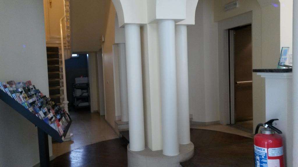 Hotel Queen Mary Βρυξέλλες Εξωτερικό φωτογραφία