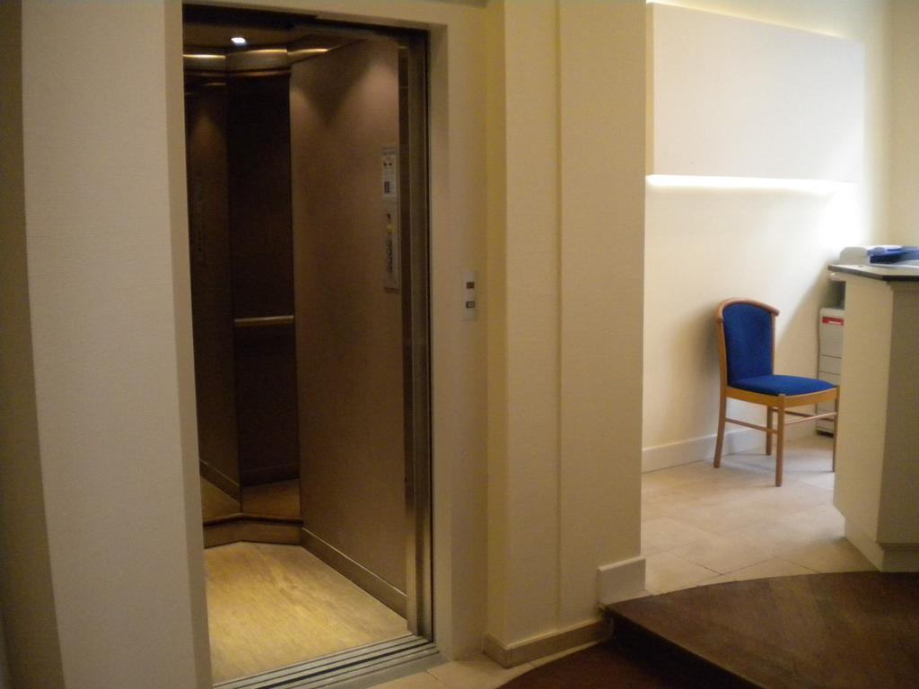 Hotel Queen Mary Βρυξέλλες Εξωτερικό φωτογραφία