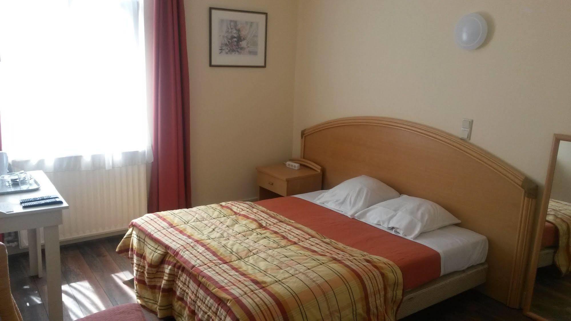 Hotel Queen Mary Βρυξέλλες Εξωτερικό φωτογραφία