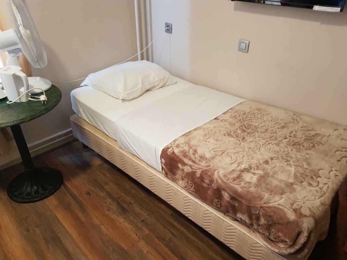 Hotel Queen Mary Βρυξέλλες Εξωτερικό φωτογραφία